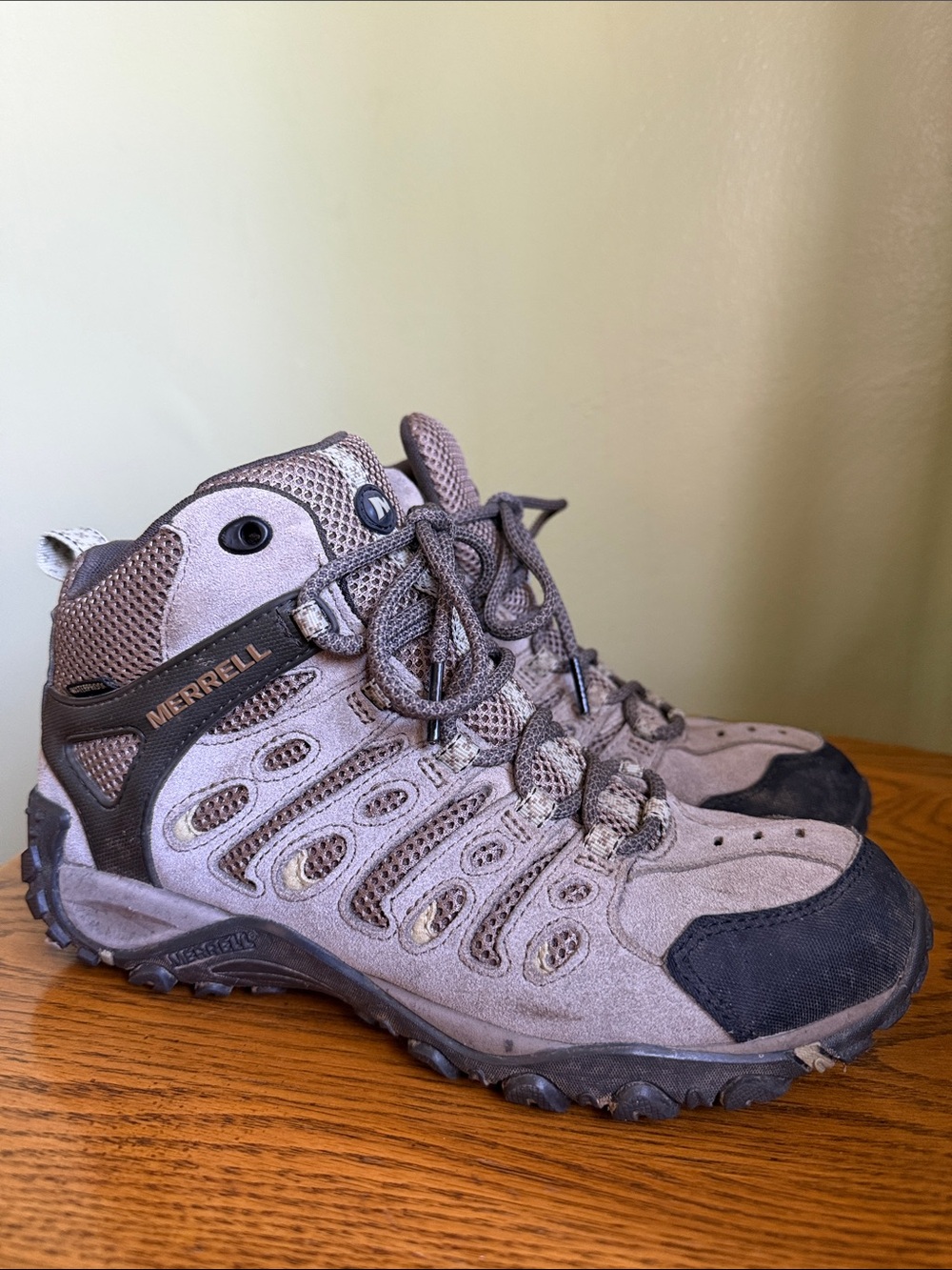 Merrell Crosslander 2 Gray and Black Trail Boots